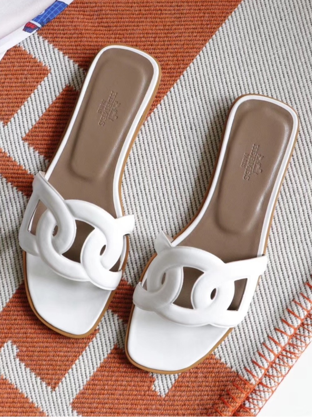 HERMES White Women's Slide Sandals with Interlocking Strap - Picture 1 of 5